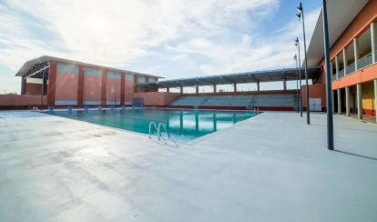The swimming pool at AKA Maputo. 